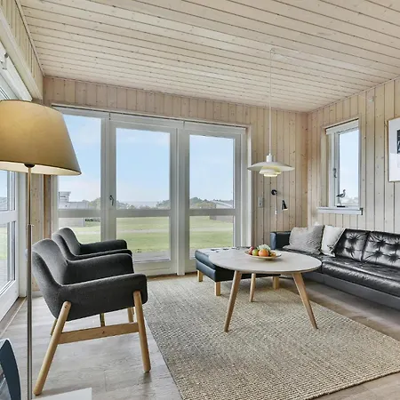 Semesterbostad Nice Home In Faaborg With Kitchen *