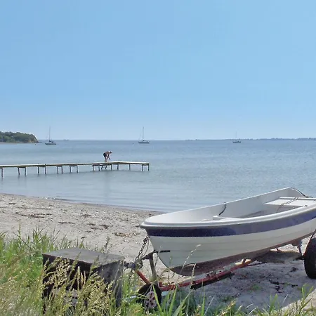 Ferienhaus 93 With Hot Tub Fåborg