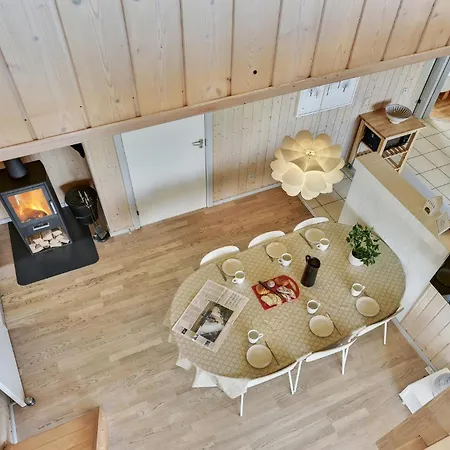 93 With Hot Tub Ferienhaus